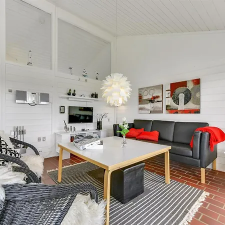 Ditte - 300m From The Sea By Interhome